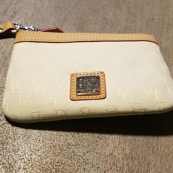 Dooney & Bourke Zipper Wallet Wristlet Change Purs - Picture 7 of 11